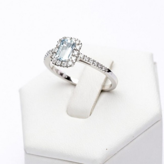 Acquamarina ring