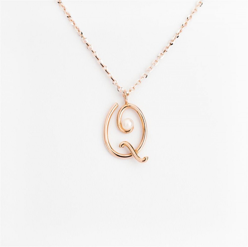 Nicolini Gioielli | Lettera alfabeto Iniziale Q in oro rosa e perle. Made in Italy
