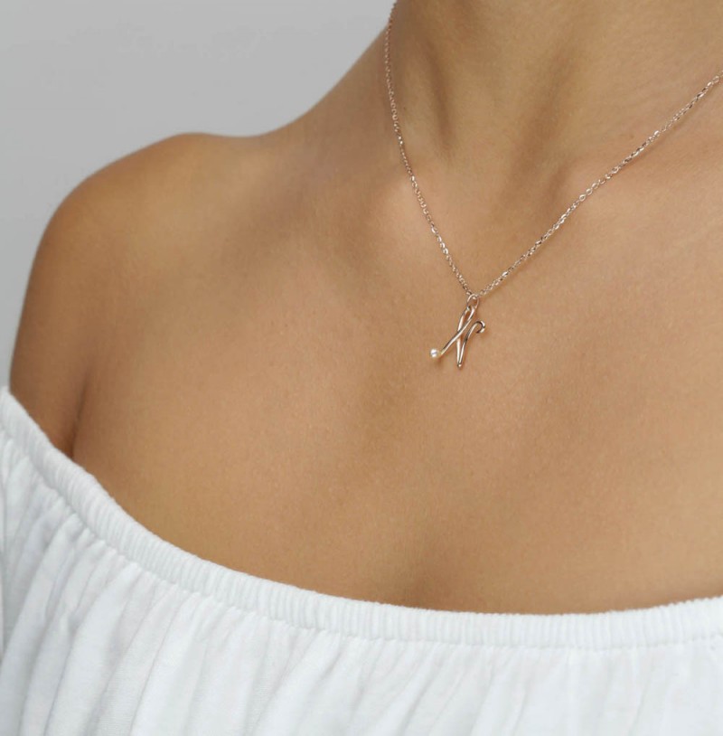 Nicolini Gioielli | Lettera alfabeto Iniziale T in oro rosa e perle. Made in Italy
