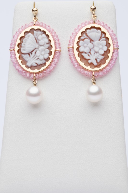 Cameos earrings