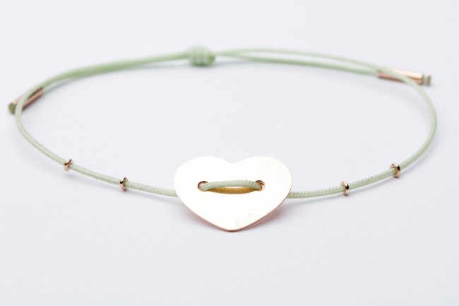Minimal bracelet with heart