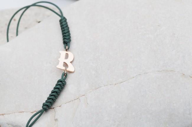 Bracelet letter R