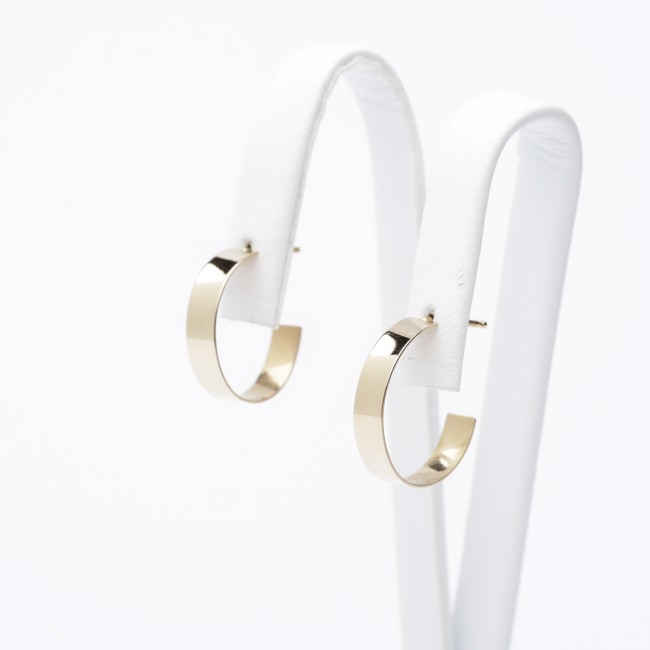 Flat gold earrings