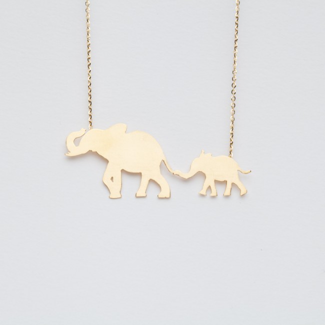 Necklace with mom elephant and baby