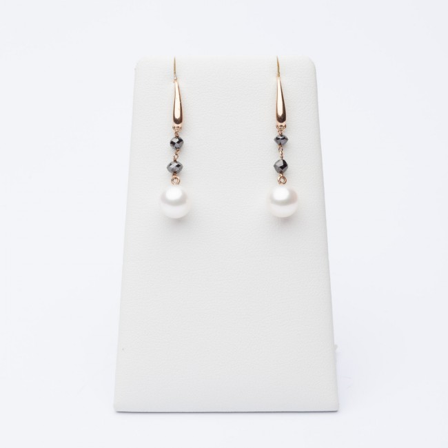 Earrings with black diamonds and pearls