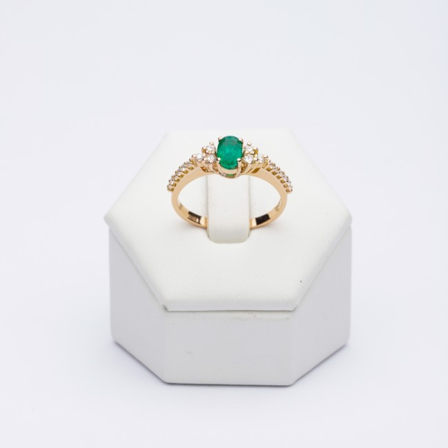 Emerald ring