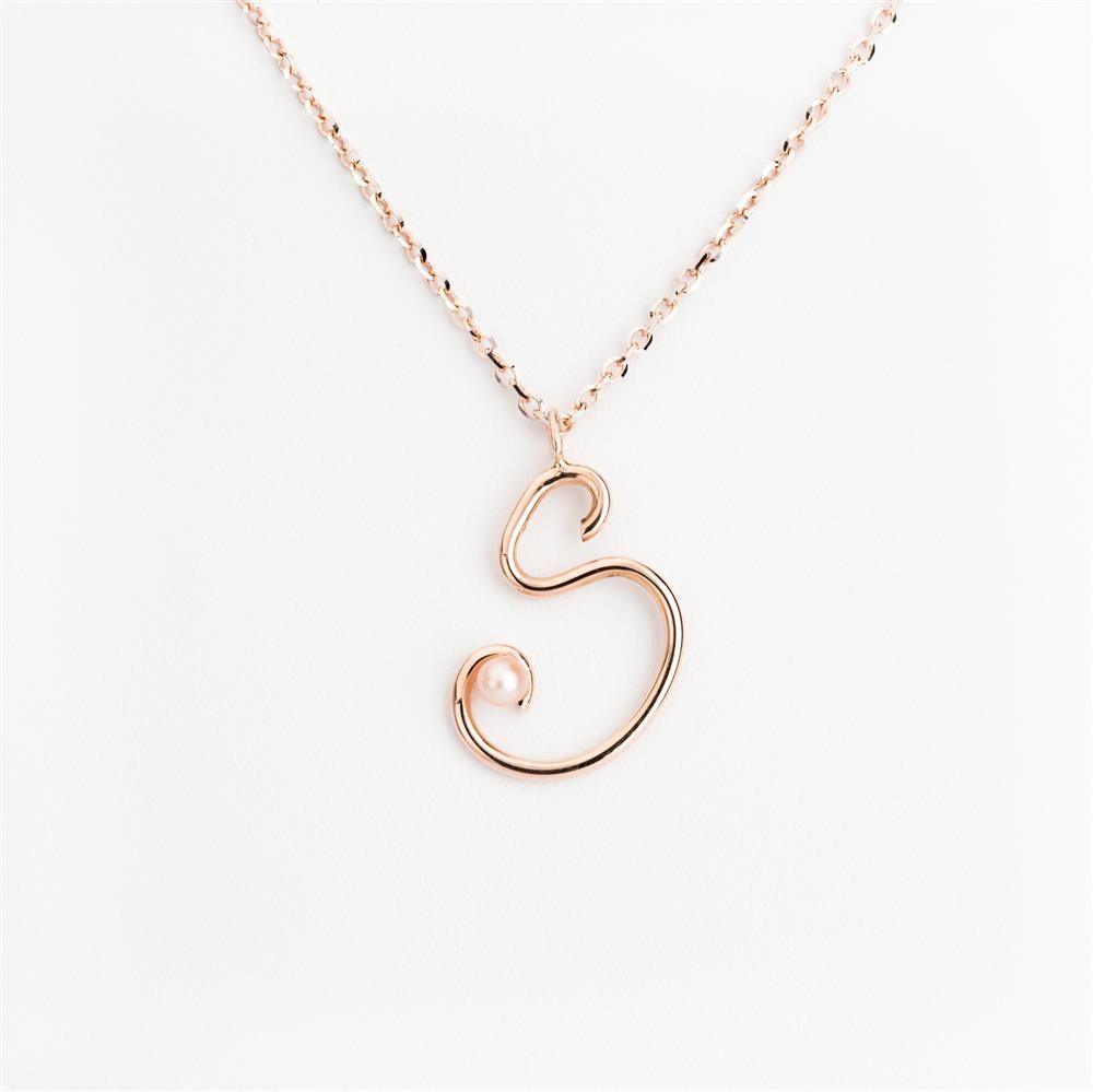 Letter S Pendant Necklace in Gold | Kendra Scott