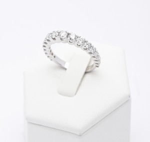 Diamonds ring