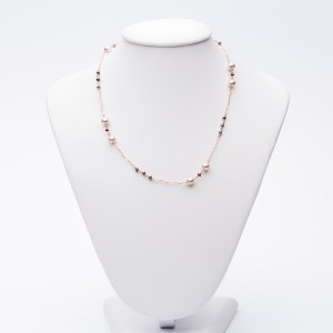 Necklace with pearls and black diamonds