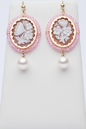 Cameos earrings