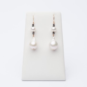 Earrings with black diamonds and baroque pearls