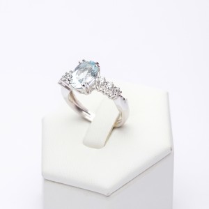 Acquamarine ring