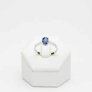 Sapphire ring